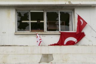 Τουρκοκύπριοι υπερασπίστηκαν την εφημερίδα «Αφρίκα»