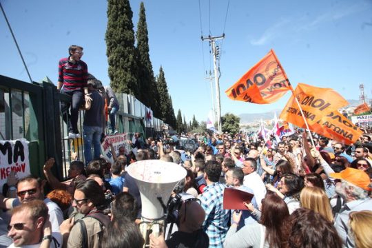 Στα κάγκελα οι εκπαιδευτικοί