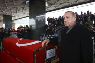Ο Ερντογάν τώρα απειλεί και τους Αμερικανούς
