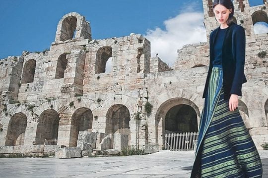 Μόδα από τη Μαρέβα Γκραμπόφσκι στην πλατεία του Ηρωδείου