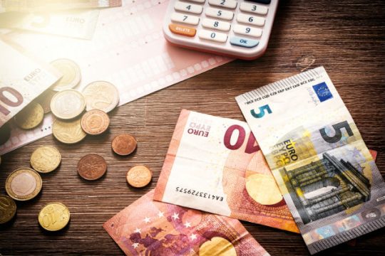 Καταργείται το τέλος Χαρτοσήμου – Σε ποιες περιπτώσεις αντικαθίσταται με ψηφιακό τέλος