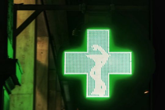 Νέες επιτροπές για τα φάρμακα, «ελεύθερο» ωράριο στα φαρμακεία
