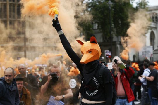 Η Μέι σκέφτεται να επιτρέψει ξανά το κυνήγι της αλεπούς