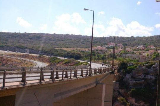 Απέφυγε τον κίνδυνο η 16χρονη που έπεσε από γέφυρα στα Χανιά
