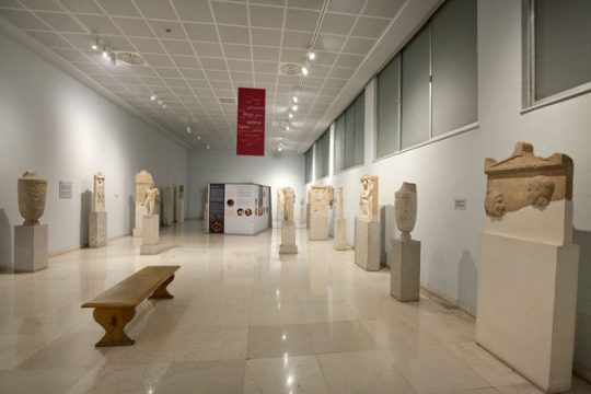 Το λιμάνι των «Αντιθέσεων»