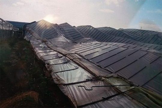 Μεγάλες ζημιές από τον αέρα σε Ιεράπετρα και Βιάννο