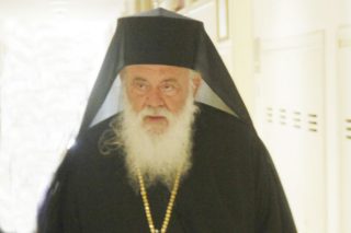 Νέα… φώτιση Ιερώνυμου, «ναι» στο συλλαλητήριο