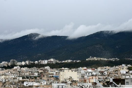 Του Υμηττού αλλαξοκαιριές και διάφορα χασομέρικα