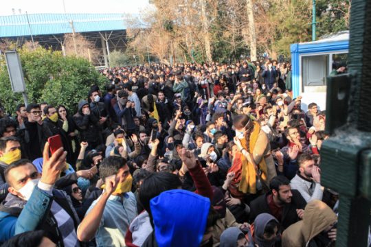 Κλιμακώνεται επικίνδυνα η κατάσταση στο Ιράν