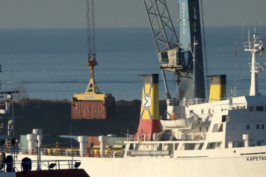 Έδεσε ο «Καπετάν Χρήστος», μεταφέρονται τα εκρηκτικά