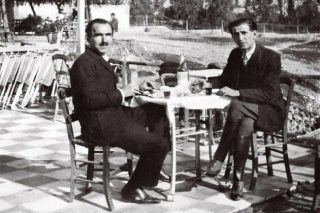 Η γροθιά του «λευκού Ελληνικού πολιτισμού»