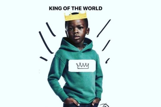 Συγγνώμη ζητά τώρα η H&M για ρατσιστική διαφήμιση