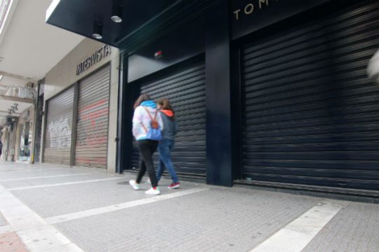 Κλειστά καταστήματα το Σάββατο, από Δευτέρα οι εκπτώσεις