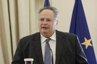Κοτζιάς κατά Μητσοτάκη για μικροκομματισμό