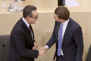 Το «φάντασμα» του Βίζεγκραντ πάνω από τη Βιέννη
