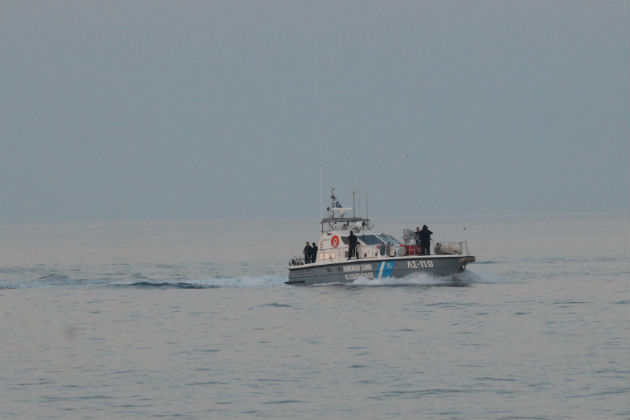 Άνδρας έχασε τη ζωή του πέφτοντας στη θάλασσα στο Λουτράκι