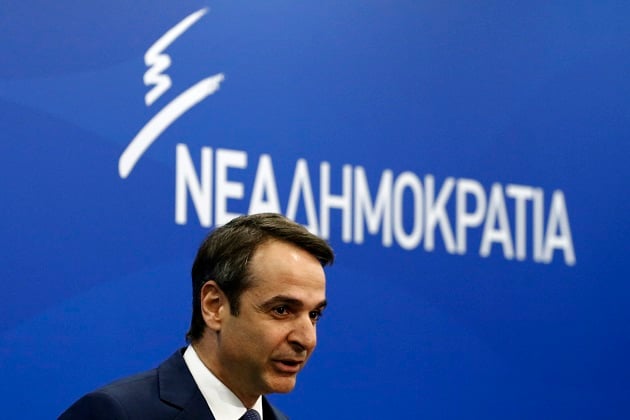 Μαξίμου και Κουμουνδούρου κατά Μητσοτάκη για την… οπισθοχώρηση