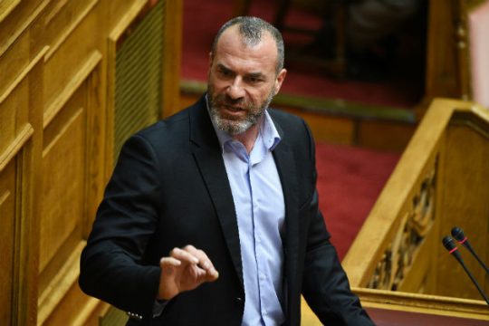 Ένας πρώην χρυσαυγίτης στην «αγκαλιά» του ΛΑ.ΟΣ.