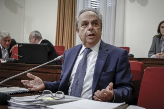 Live η εξέταση Πιερρουτσάκου στην εξεταστική για την υγεία