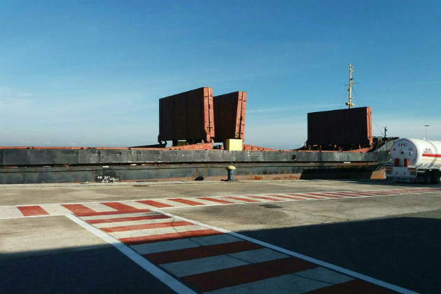 Ζητούν την άμεση απομάκρυνση του πλοίου με τα εκρηκτικά