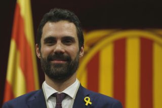 Αναζητώντας φόρμουλα «διακυβέρνησης» υπό τον Κάρλες Πουτζντεμόν