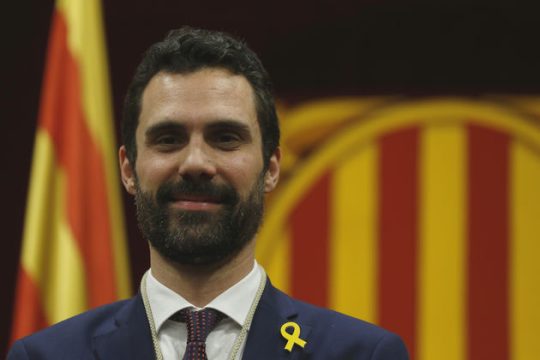 Αναζητώντας φόρμουλα «διακυβέρνησης» υπό τον Κάρλες Πουτζντεμόν