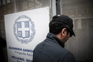 Αναστέλλεται προσωρινά το άσυλο στον Τούρκο στρατιωτικό