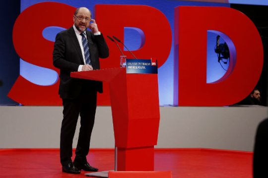 Πράσινο φως από το SPD για συνομιλίες με Μέρκελ