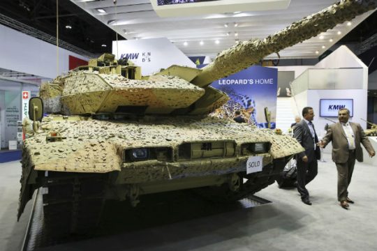 Κάνουν τους… Γερμανούς για την εισβολή και τα «Λέοπαρντ»