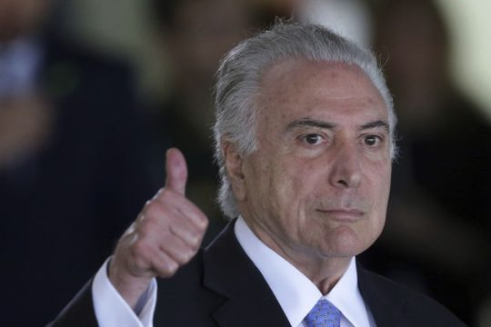 Θωρακίζοντας τη διαπλοκή
