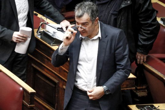 Κόμμα «ΣΥΡΙΖΑΝΕΛ» προβλέπει ο Θεοδωράκης