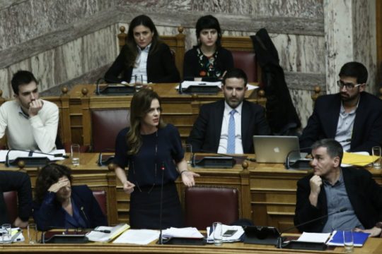 Κόντρες για την απεργία και την α’ κατοικία στην Ολομέλεια