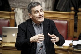 Γλυκοκοιτάζουν το «μαξιλάρι» των 20 δισ.