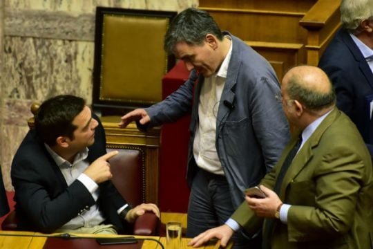 Στη Βουλή τα 70 προαπαιτούμενα