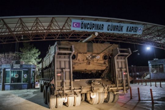 Τουρκικές χερσαίες δυνάμεις μπήκαν στη Συρία