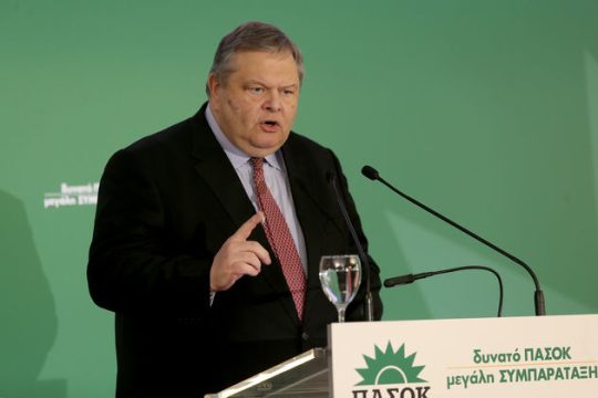 «Φροντιστήριο» Βενιζέλου στην αντιπολίτευση για την ΠΓΔΜ