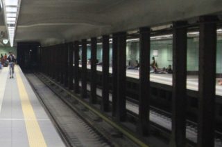 Πανικός στο σταθμό «Βικτώρια» από ρίψη δακρυγόνων