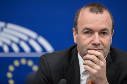 «Τελική λύση» στο προσφυγικό θέλει ο Βέμπερ