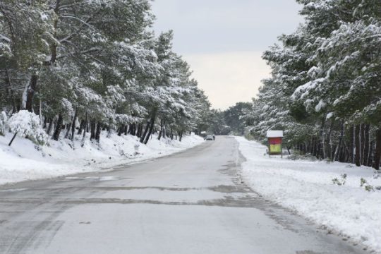 Χιονοπτώσεις στα ορεινά της κεντρικής και νότιας χώρας