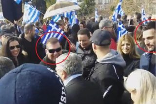 Οι κατηγορούμενοι για τη δολοφονία Φύσσα υποδέχτηκαν τον Μιχαλολιάκο στο συλλαλητήριο