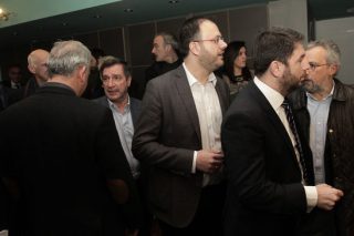 Νέο καταστατικό με τάσεις και δημοψηφίσματα