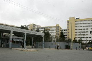 Αφησε τη ΜΕΘ για να (ξανα)πιάσει το νυστέρι!