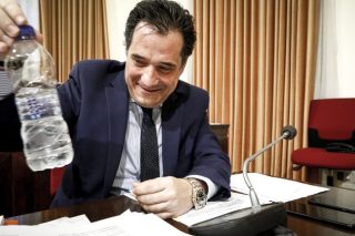 Χιουμοράκι και απειλές κατά πάντων