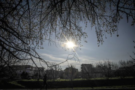 Βελτιώνεται ο καιρός σε όλη τη χώρα