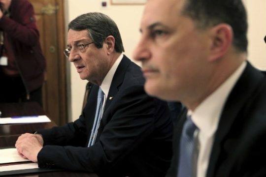 Η άρση αποκλεισμού προϋπόθεση για επιστροφή στις διαπραγματεύσεις