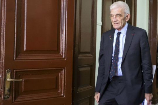 Πενήντα μακεδονομάχοι, αυτόκλητοι «εκπρόσωποι λαού», ζητούν την παραίτηση Μπουτάρη
