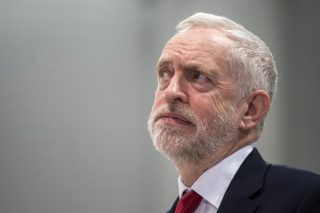Brexit αλλά χωρίς… δασμούς με την Ε.Ε. υπόσχεται ο Κόρμπιν