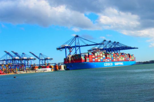 Εδεσε Πειραιά ο «Ταύρος» της Cosco