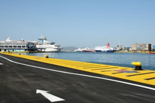 Η Cosco φέρνει στον Πειραιά πλοίο «γίγαντα»