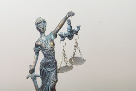 Σε άμεσο κίνδυνο το κύρος και η ανεξαρτησία της Δικαιοσύνης